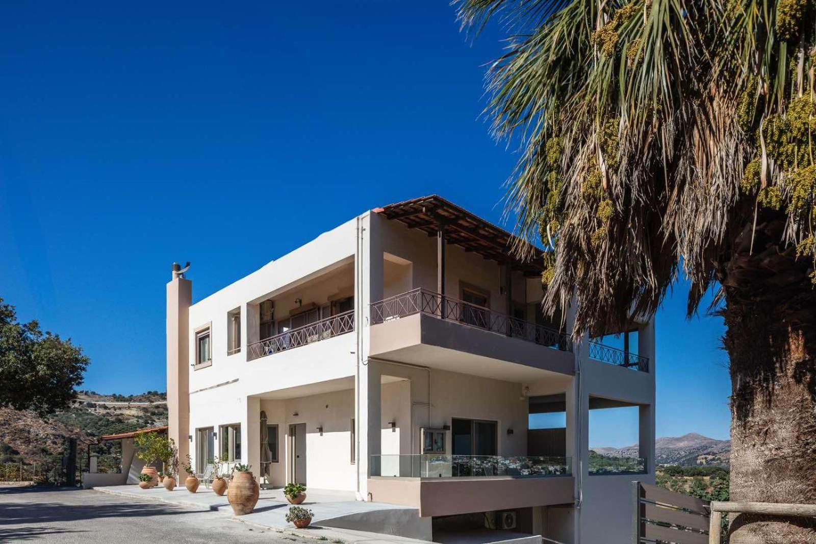 Panorama Luxury Suites Spilion Exterior photo