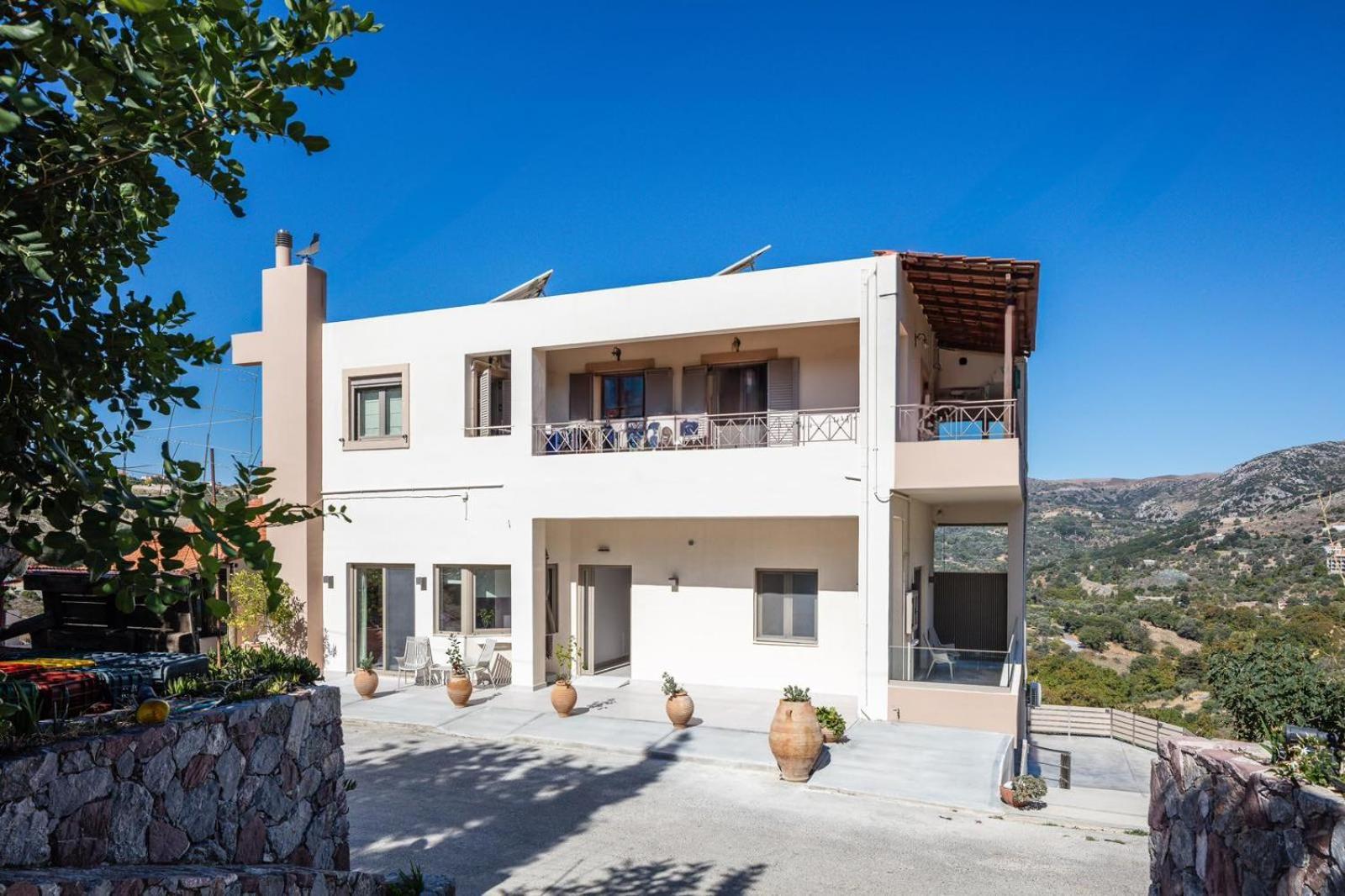 Panorama Luxury Suites Spilion Exterior photo